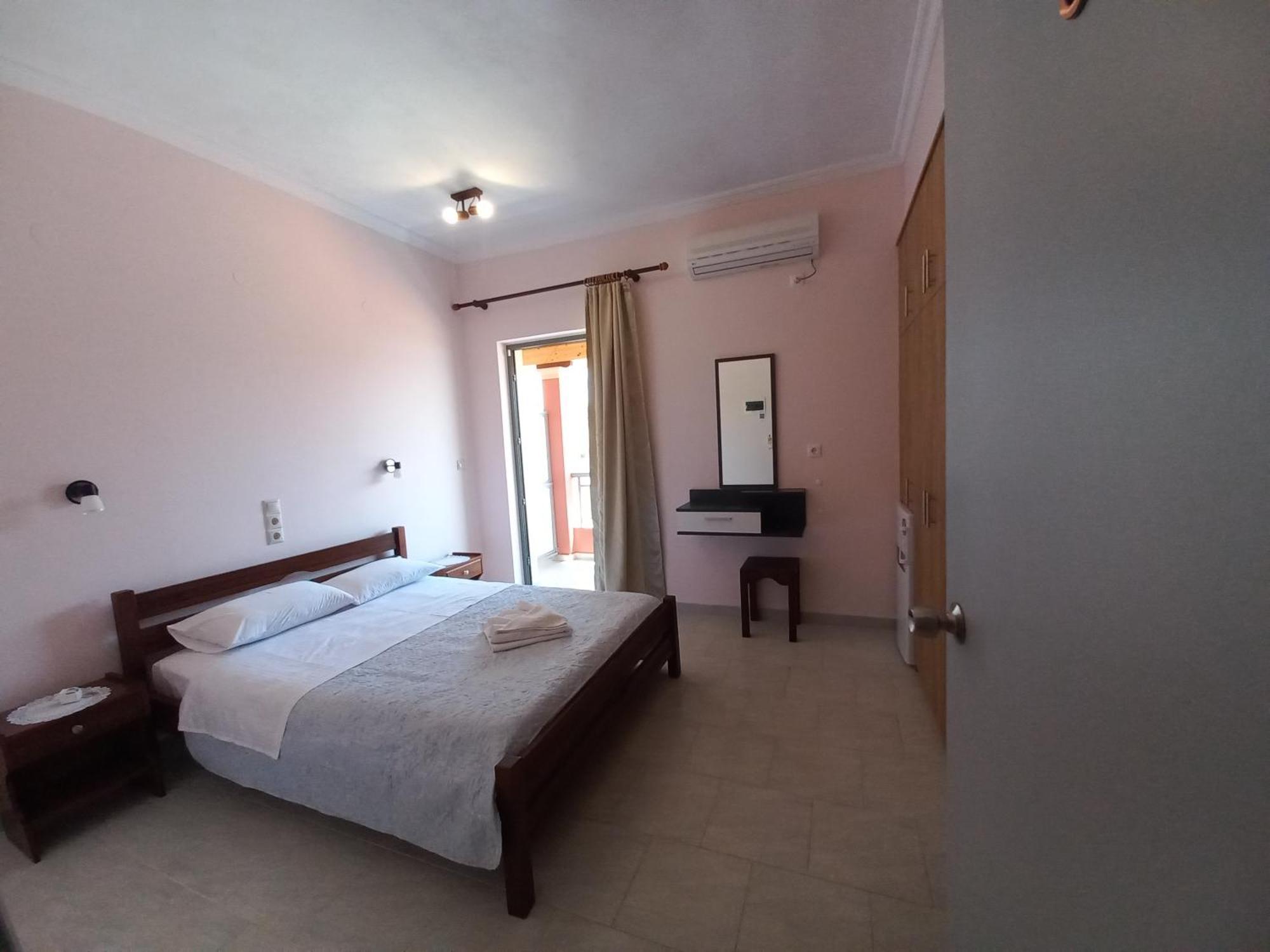 Porto-Fino Hotel อาร์ริลลาส ภายนอก รูปภาพ