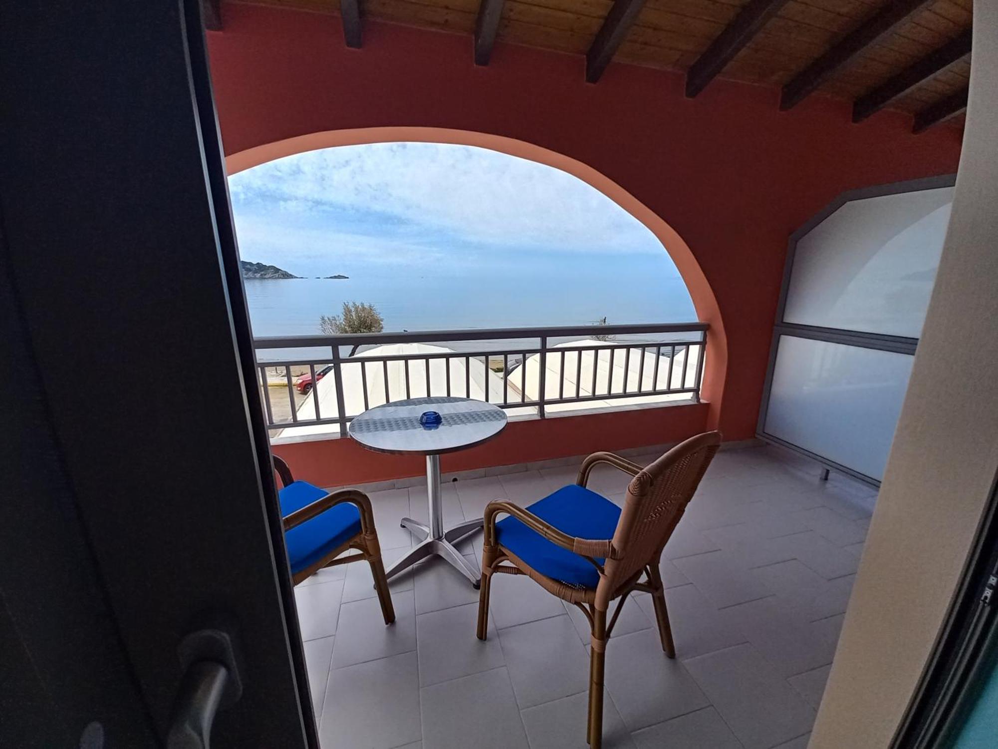 Porto-Fino Hotel อาร์ริลลาส ภายนอก รูปภาพ