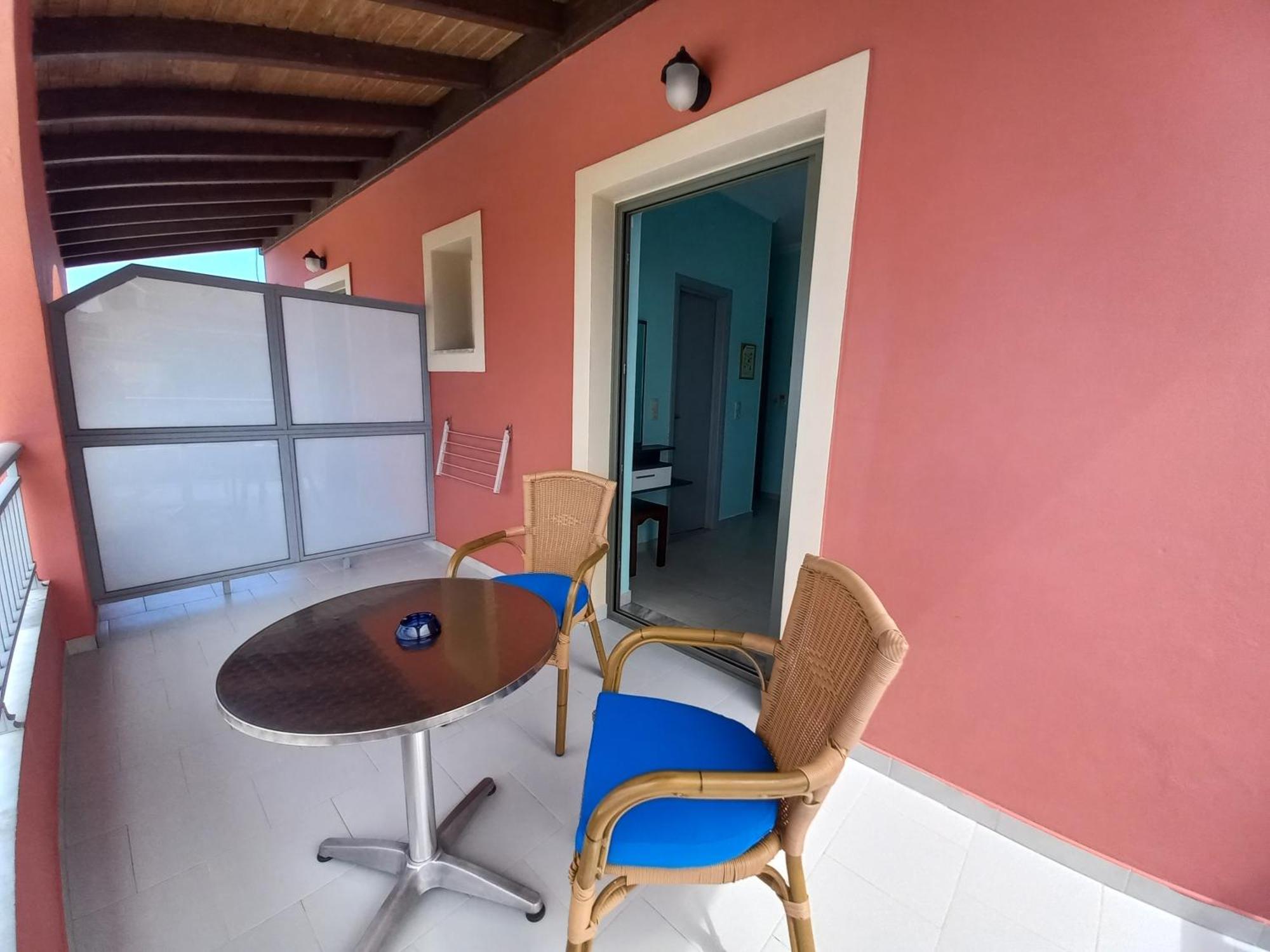 Porto-Fino Hotel อาร์ริลลาส ภายนอก รูปภาพ
