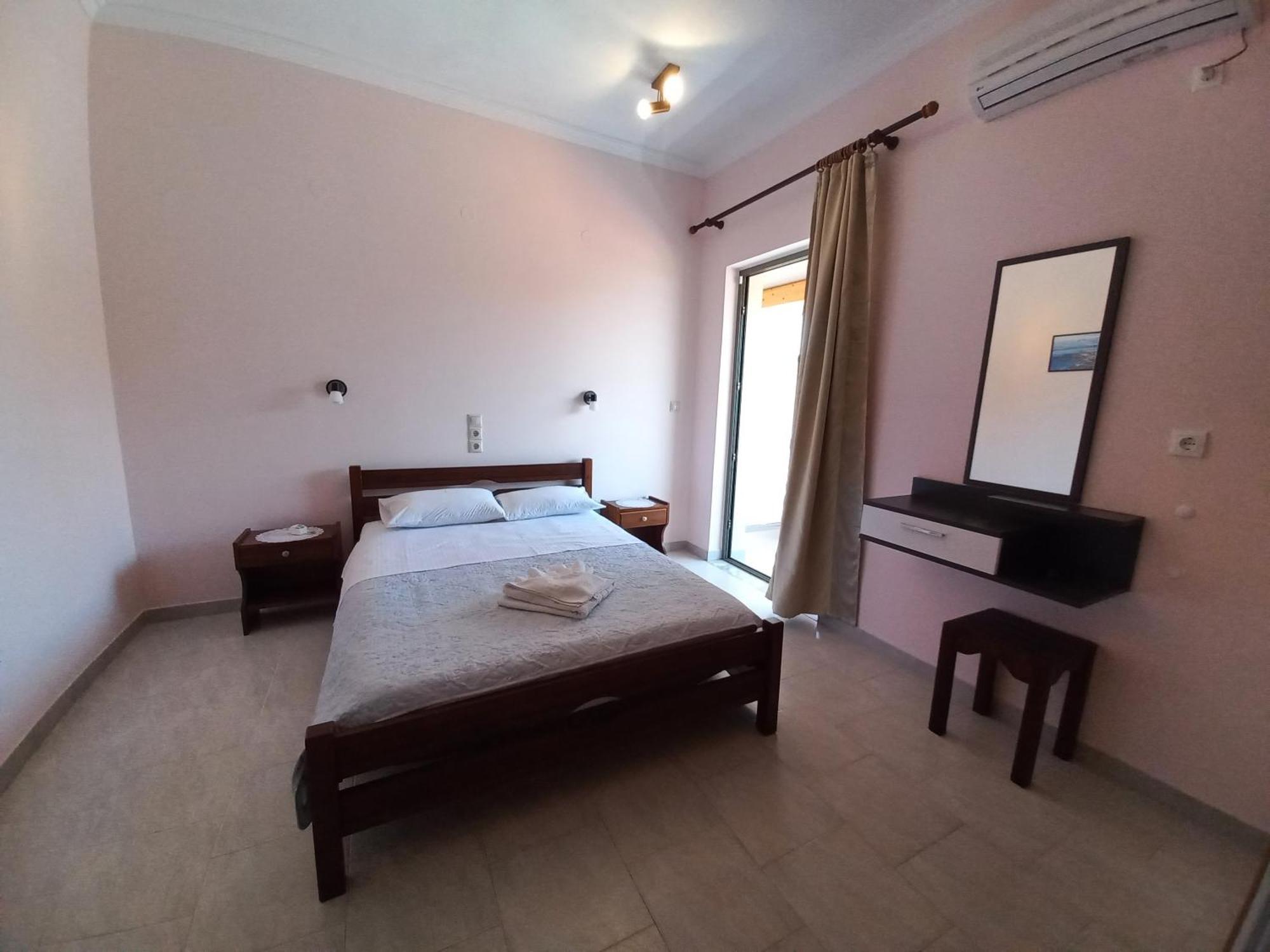 Porto-Fino Hotel อาร์ริลลาส ภายนอก รูปภาพ