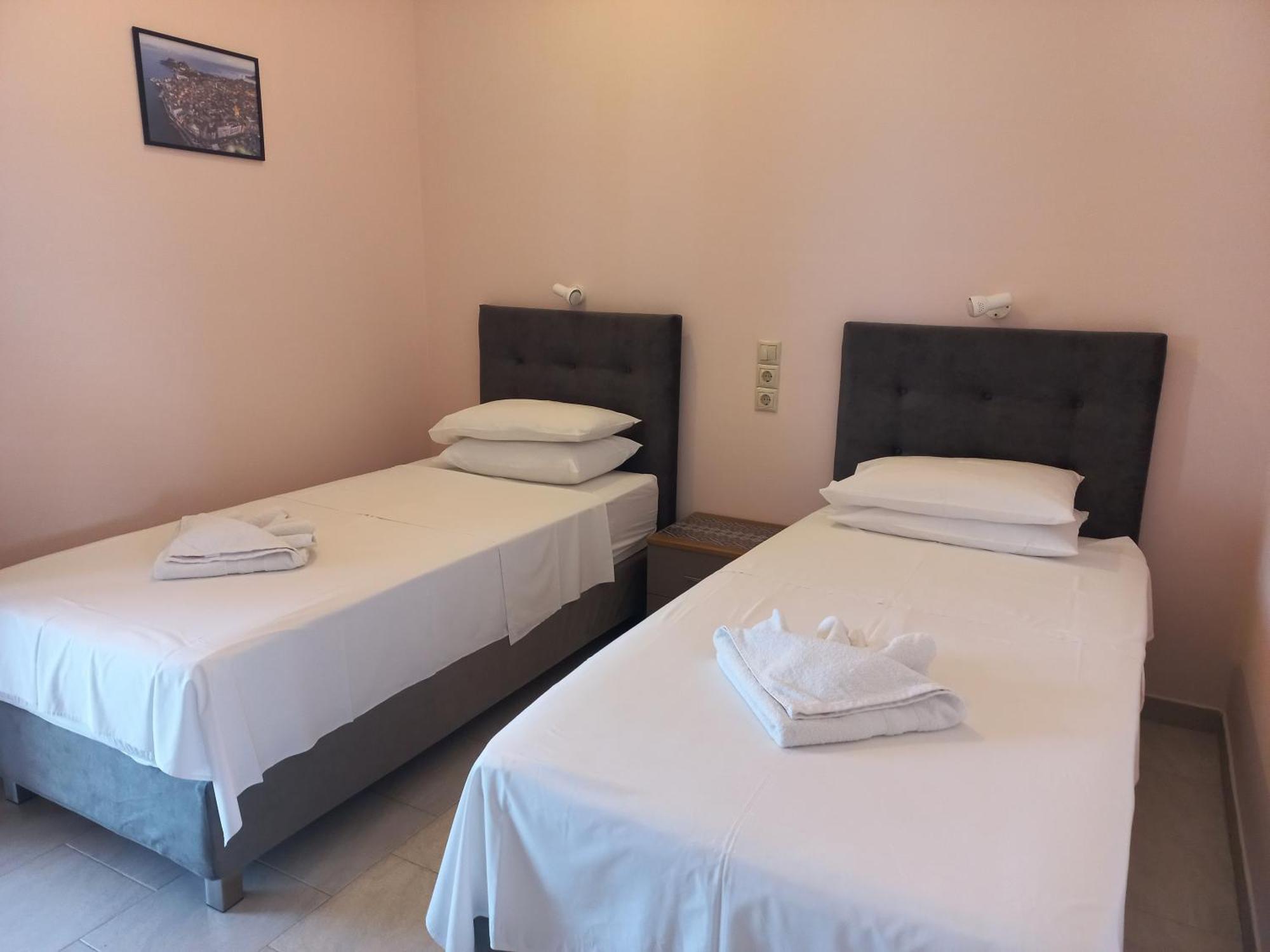 Porto-Fino Hotel อาร์ริลลาส ภายนอก รูปภาพ