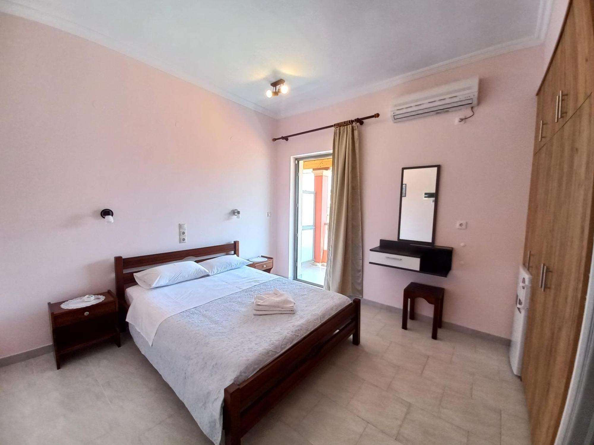 Porto-Fino Hotel อาร์ริลลาส ภายนอก รูปภาพ