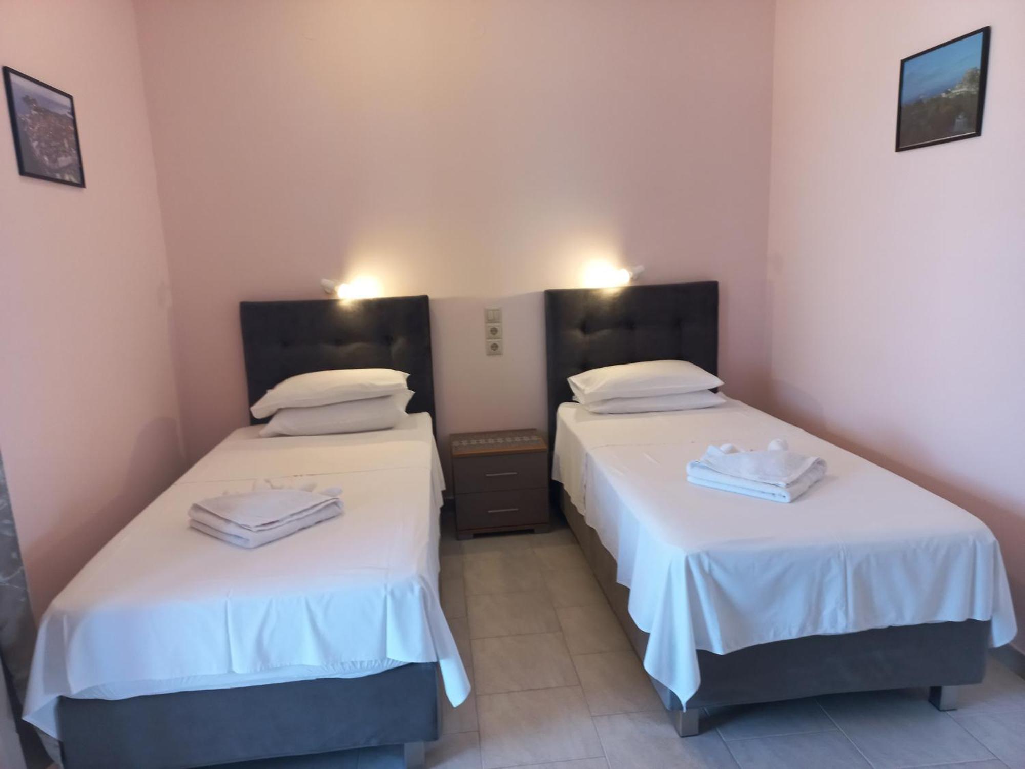 Porto-Fino Hotel อาร์ริลลาส ภายนอก รูปภาพ